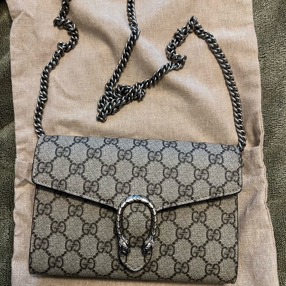 Authentic Gucci bag that literally goes with everything! - Picture 2 of 3